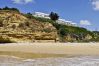 Fachada exterior de Villas Flamenco Beach desde la playa Fuente del Gallo