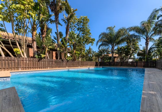 Piscina del Apartamento Hierbabuena – Hacienda Roche Viejo (Conil) Piscina del Apartamento Hierbabuena – Hacienda Roche Viejo (Conil)