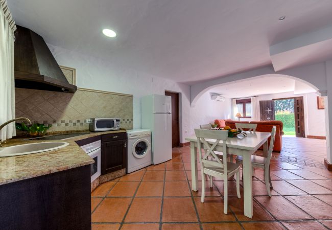 Cocina del Apartamento Hierbabuena – Hacienda Roche Viejo (Conil)
