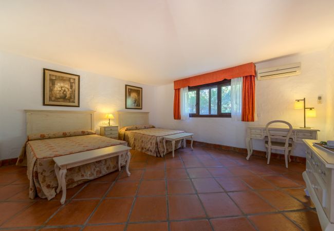 Dormitorio del Apartamento Hierbabuena – Hacienda Roche Viejo (Conil)