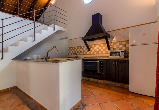 Cocina de Casa El Olivo – Hacienda Roche Viejo (Conil) Cocina de Casa El Olivo – Hacienda Roche Viejo (Conil)